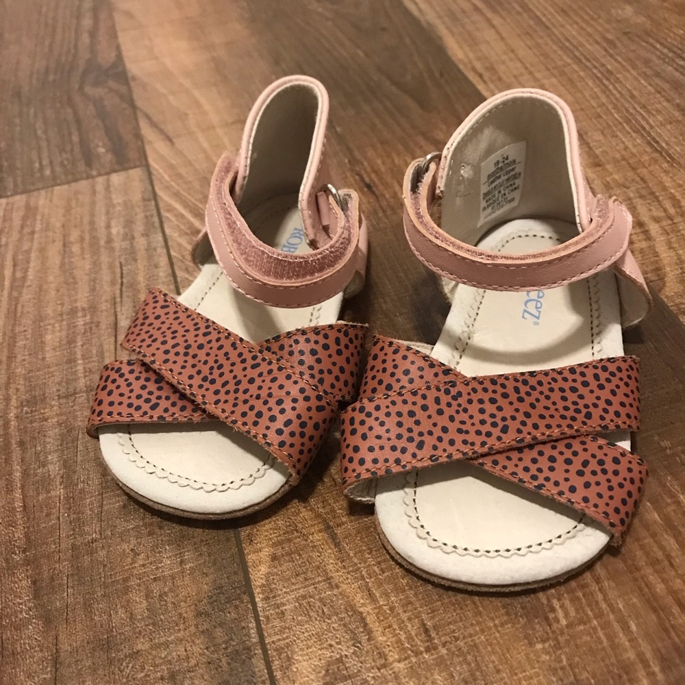 Robeez 18-24M like new sandals